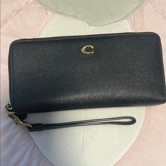 Coach Black Leather Shoulder Bag and Wallet - Picture 3 of 10